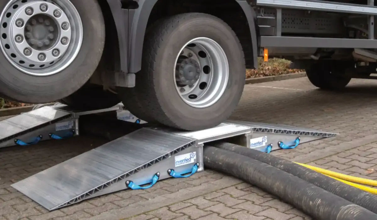 LKW-Schlauchbrücken
