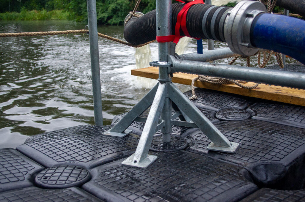 Plattform Adapter (4er Set)  -  Gerüstplattform auf Schwimmkörpern auf dem Wasser